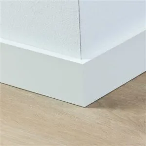 Gelakte plint Amsterdam RAL 9010 (lengte 2.40m)