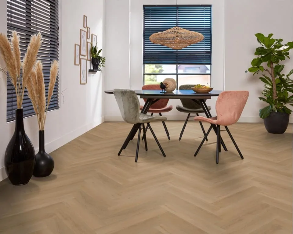 Ambiant Spigato Vivero visgraat dryback warm oak PVC
