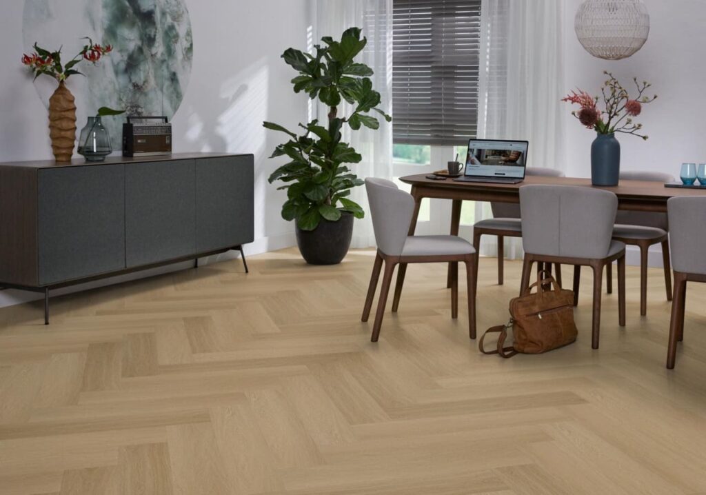 Ambiant Spigato Estino visgraat dryback warm oak PVC