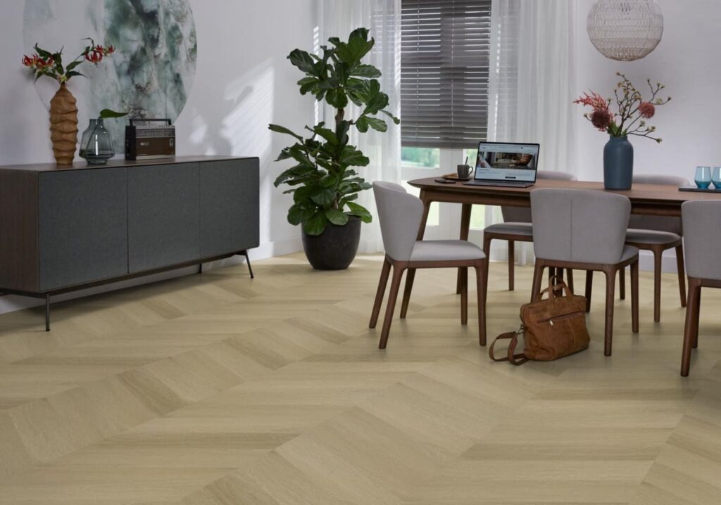 Ambiant Spigato Estino hongaarse punt dryback warm oak PVC