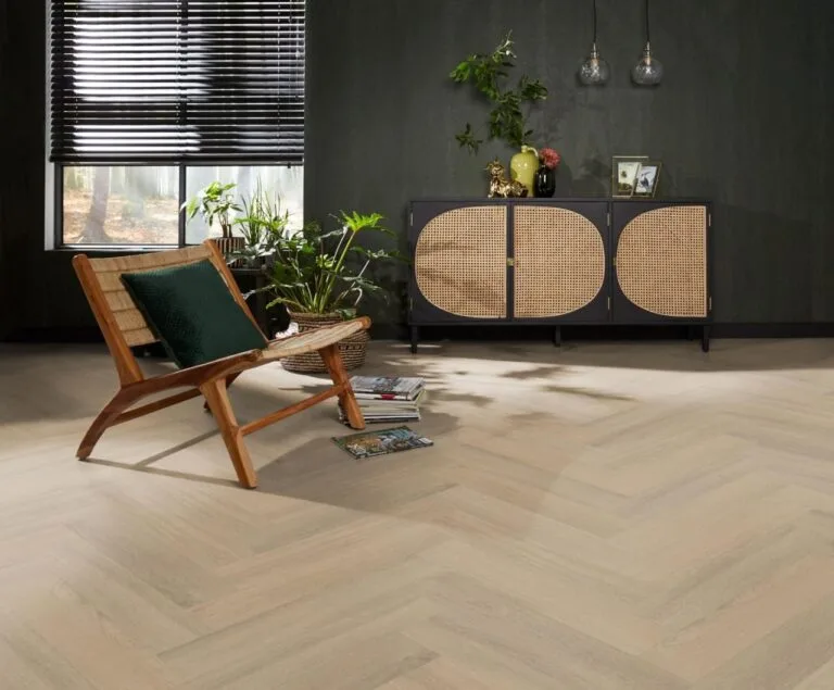 Ambiant Spigato Viranto visgraat dryback warm beige PVC