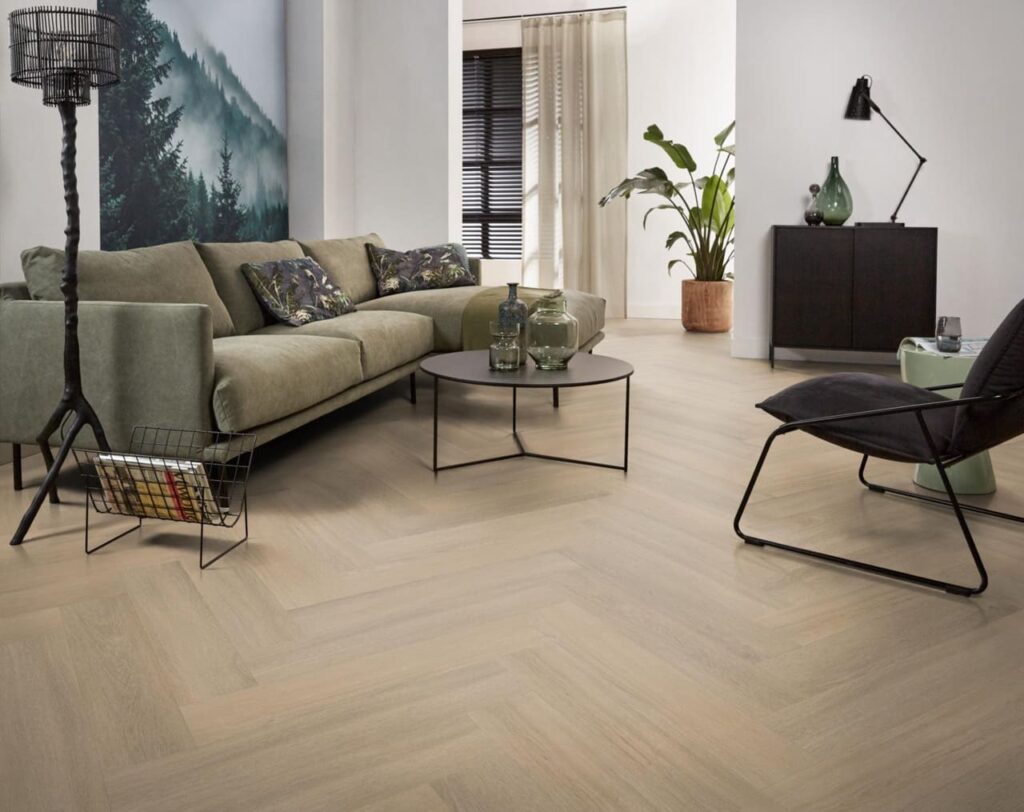 Ambiant Spigato Viranto visgraat dryback warm beige PVC