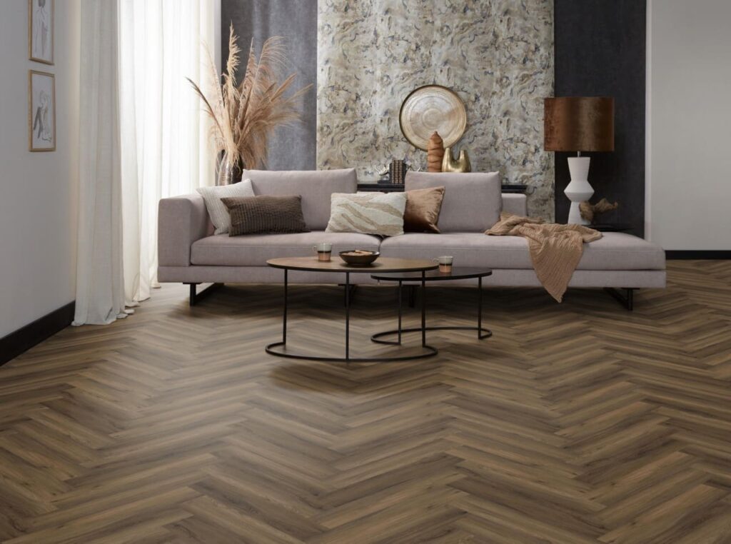 Ambiant Spigato Avanto visgraat dryback warm brown Plak PVC