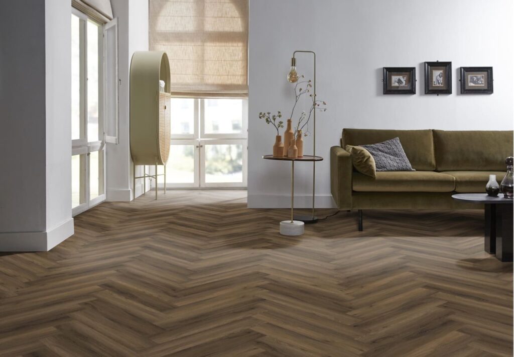 Ambiant Spigato Avanto visgraat dryback warm brown Plak PVC