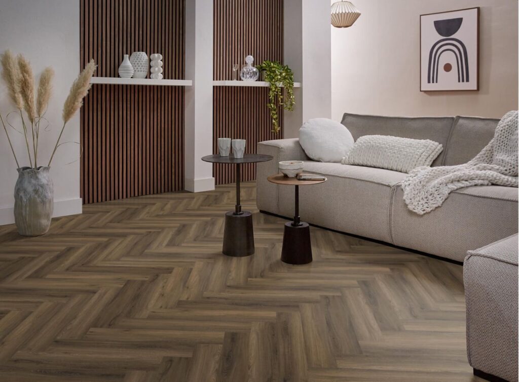 Ambiant Spigato Avanto visgraat dryback warm brown Plak PVC