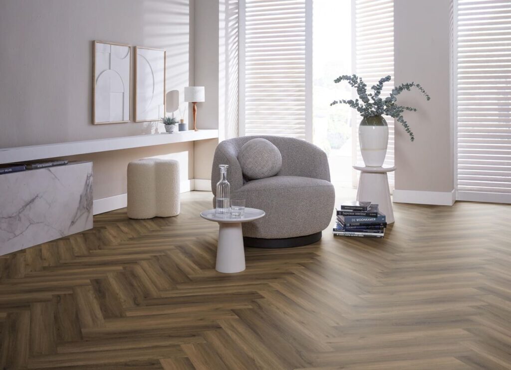 Ambiant Spigato Avanto visgraat dryback warm brown Plak PVC