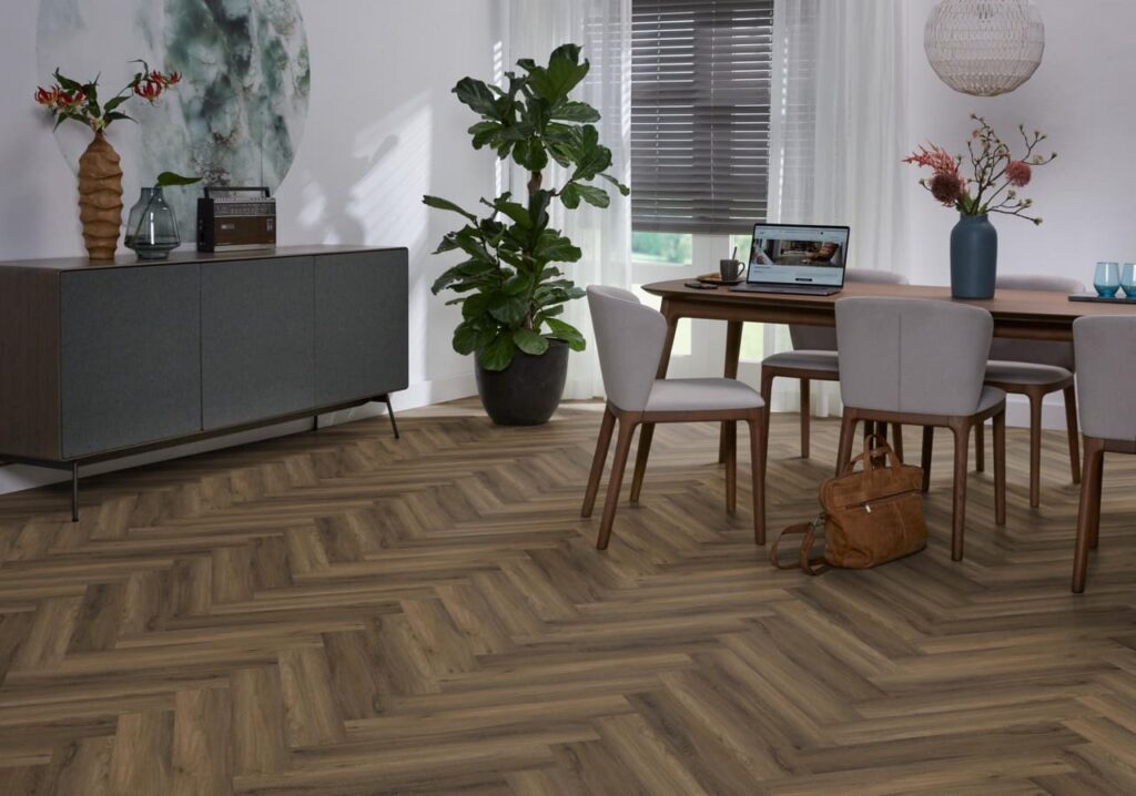 Ambiant Spigato Avanto visgraat dryback warm brown Plak PVC