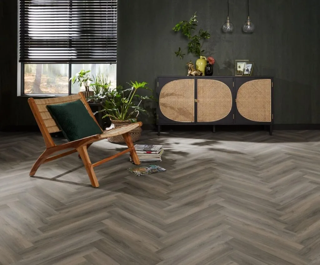 Ambiant Spigato Avanto visgraat dryback dark grey PVC