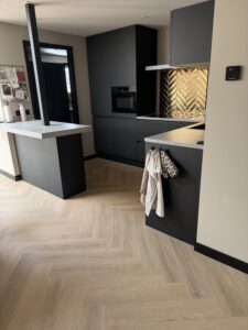 ambiant spigato viranto visgraat dryback warm beige pvc