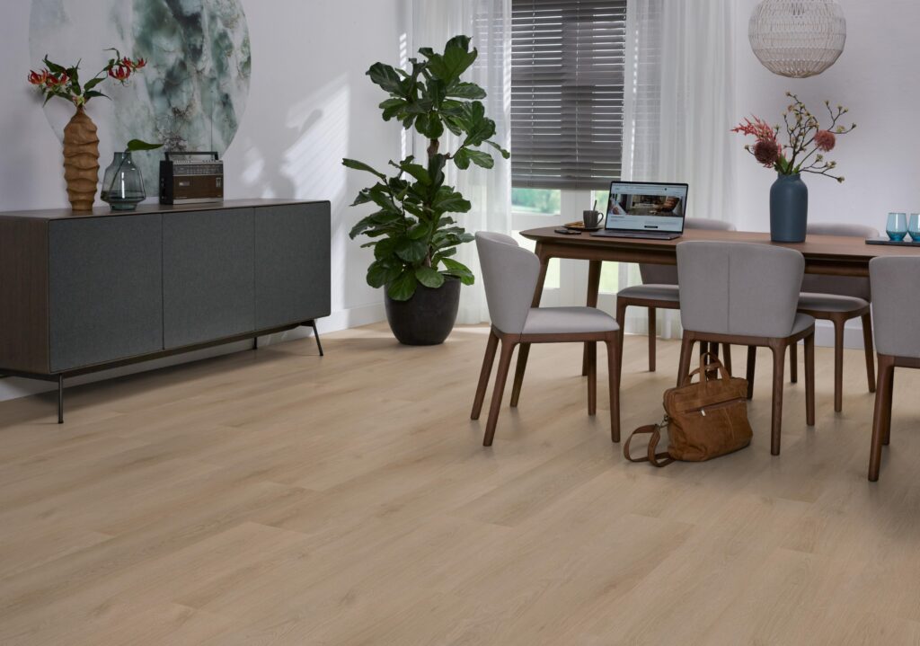 Ambiant Navaro dryback dark oak PVC