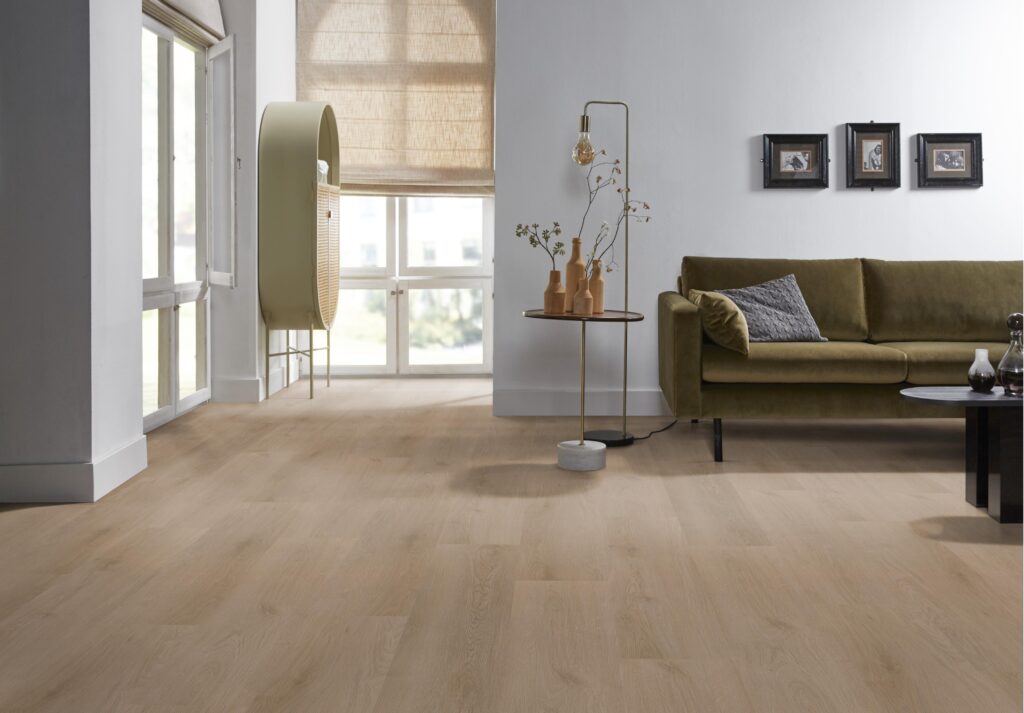 Ambiant Navaro dryback dark oak PVC