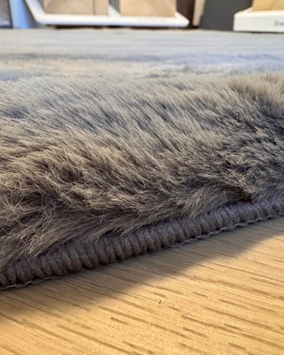 cozy bunny vloerkleed donker grijs