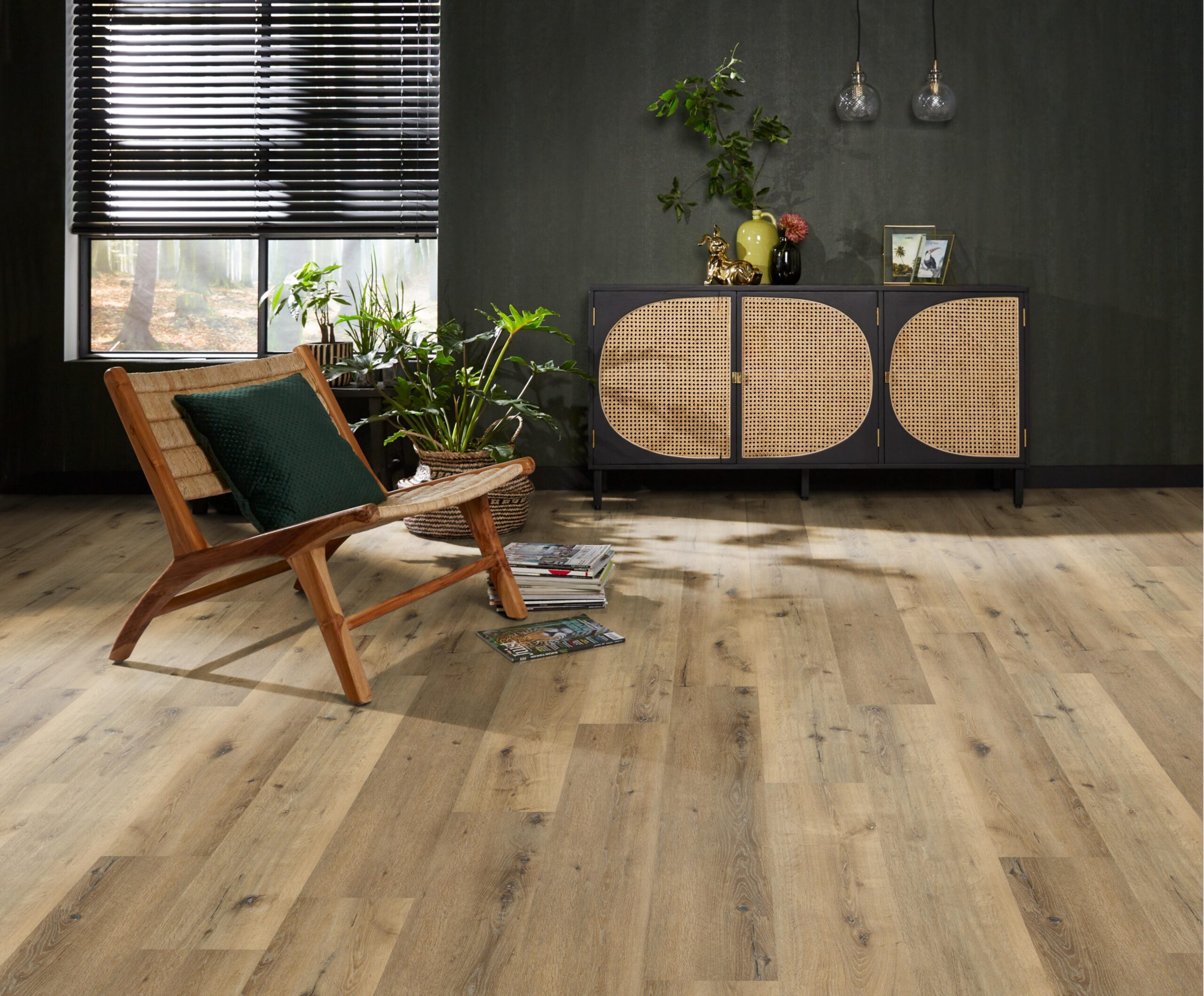 essenzo click src dark oak