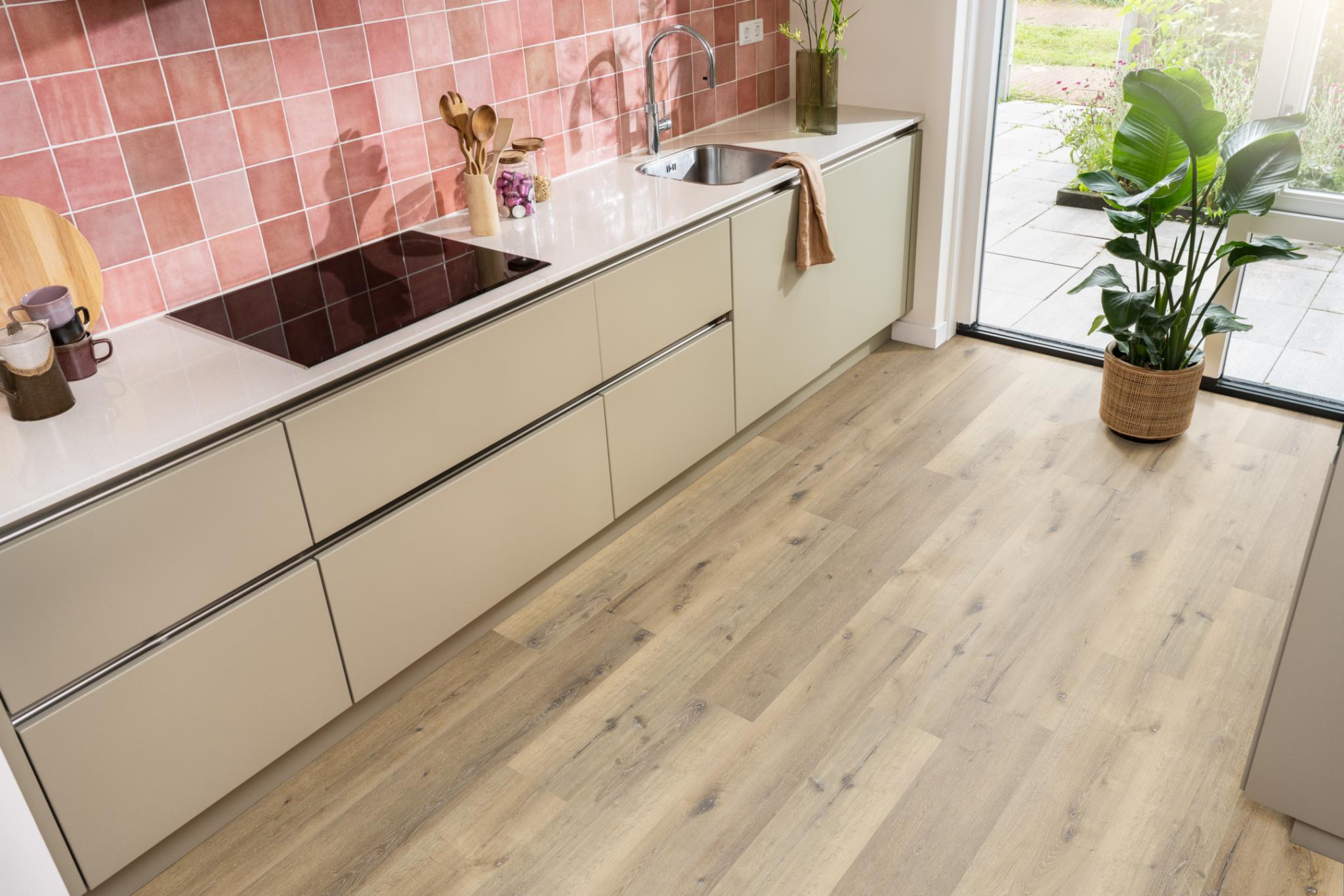 essenzo click src dark oak
