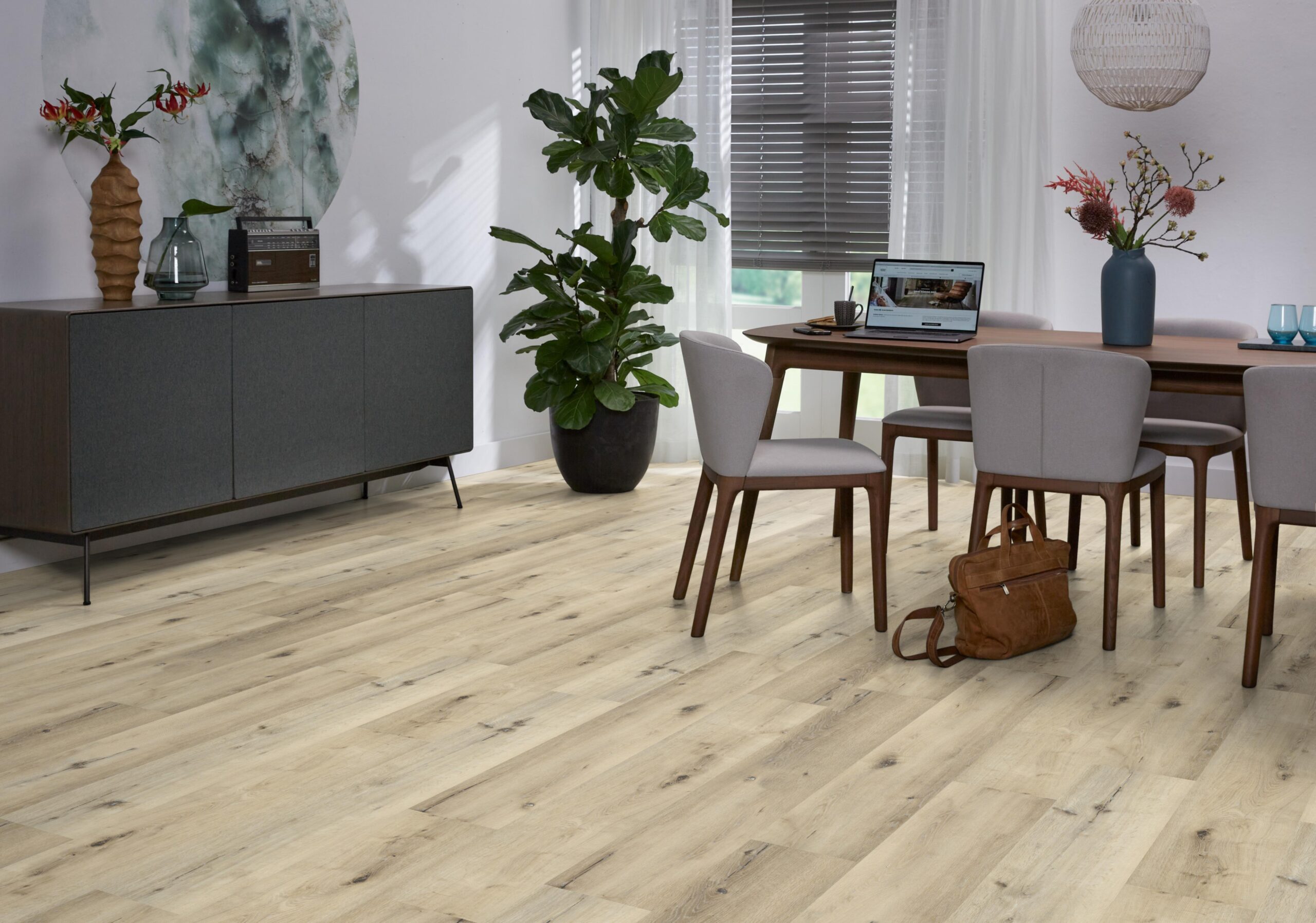 essenzo click src light oak