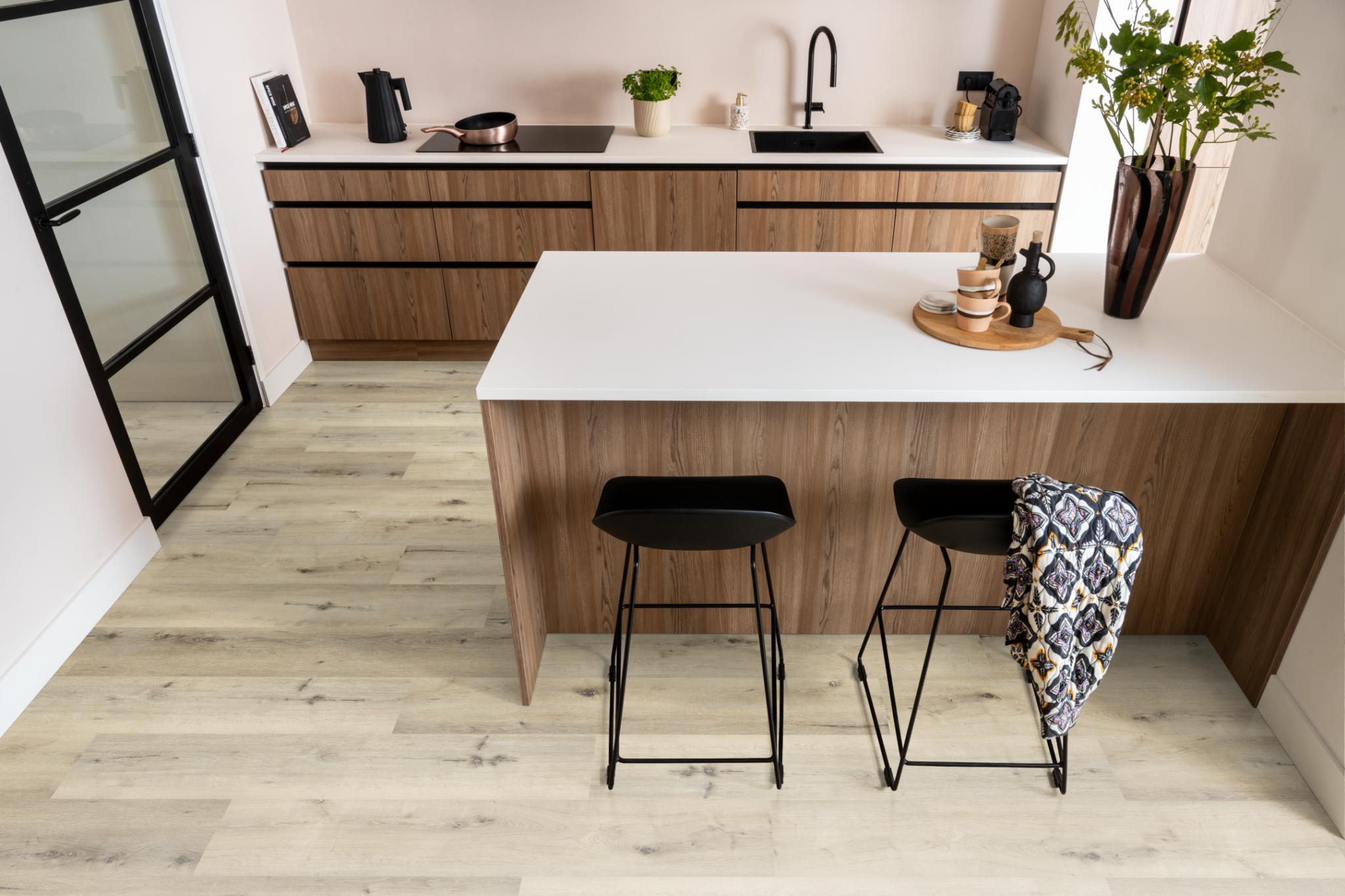 essenzo click src light oak