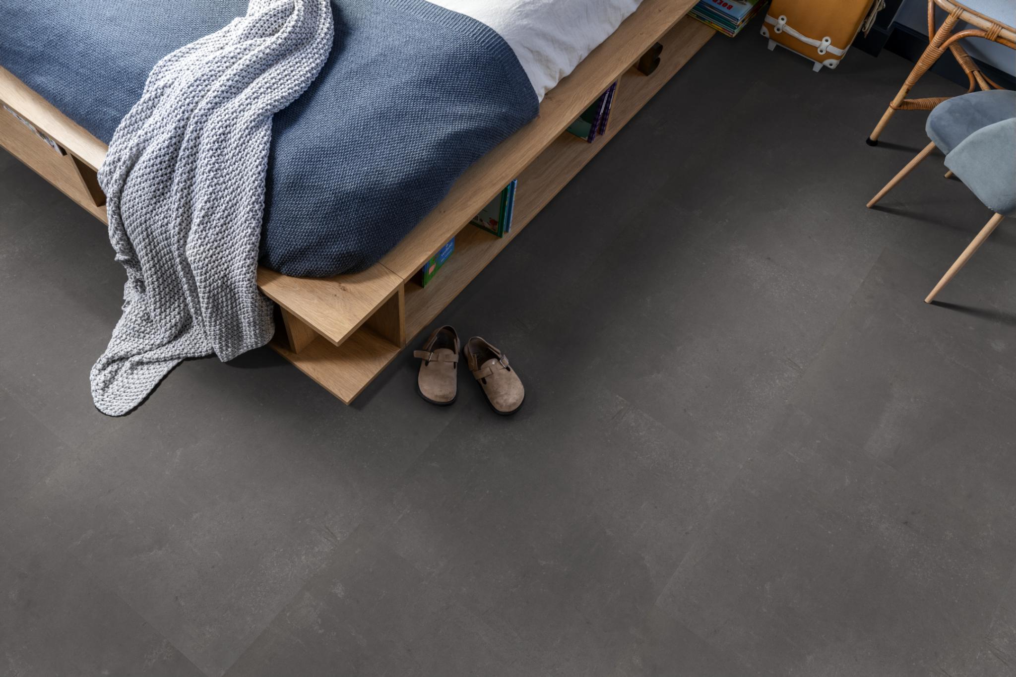 piero xl click src dark grey