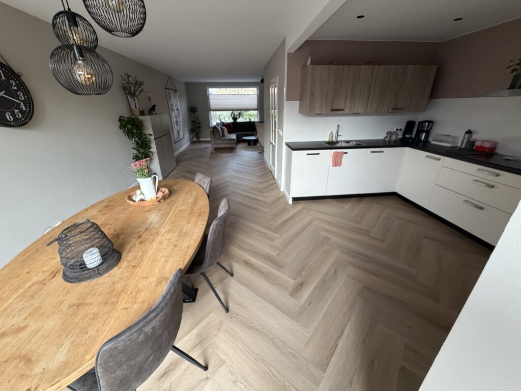 ambiant spigato marento visgraat dryback warm oak pvc