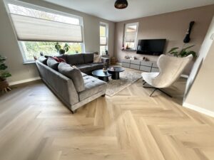 ambiant spigato marento visgraat dryback warm oak pvc