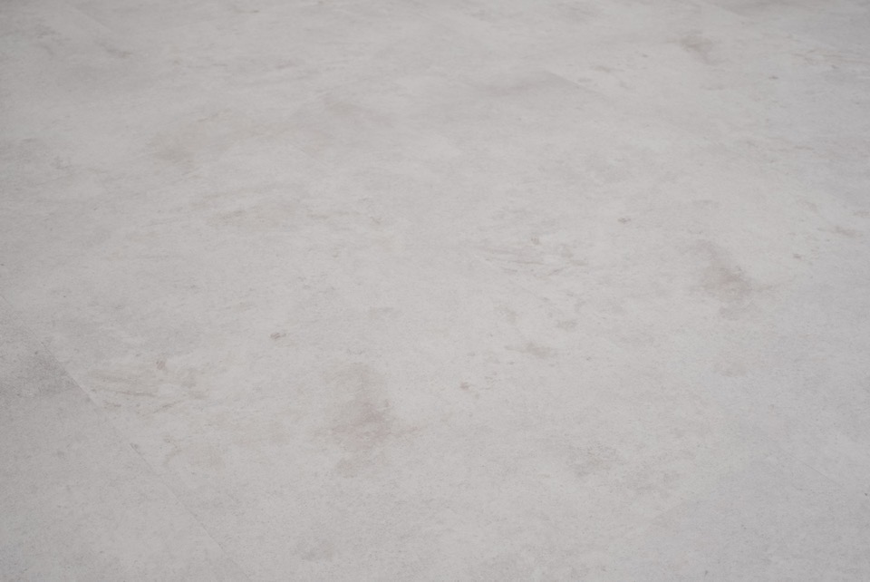 floer tegel click pvc betonlook lichtgrijs