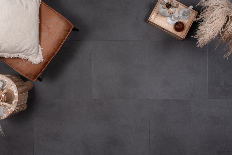 floer tegel click pvc betonlook zwart