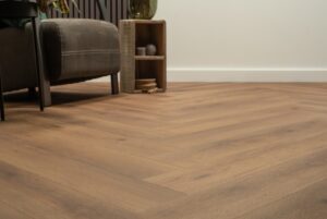 floer walvisgraat click pvc narwal nootbruin