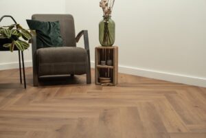 floer walvisgraat click pvc narwal nootbruin
