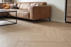 floer walvisgraat click pvc – gaia grijsbeige