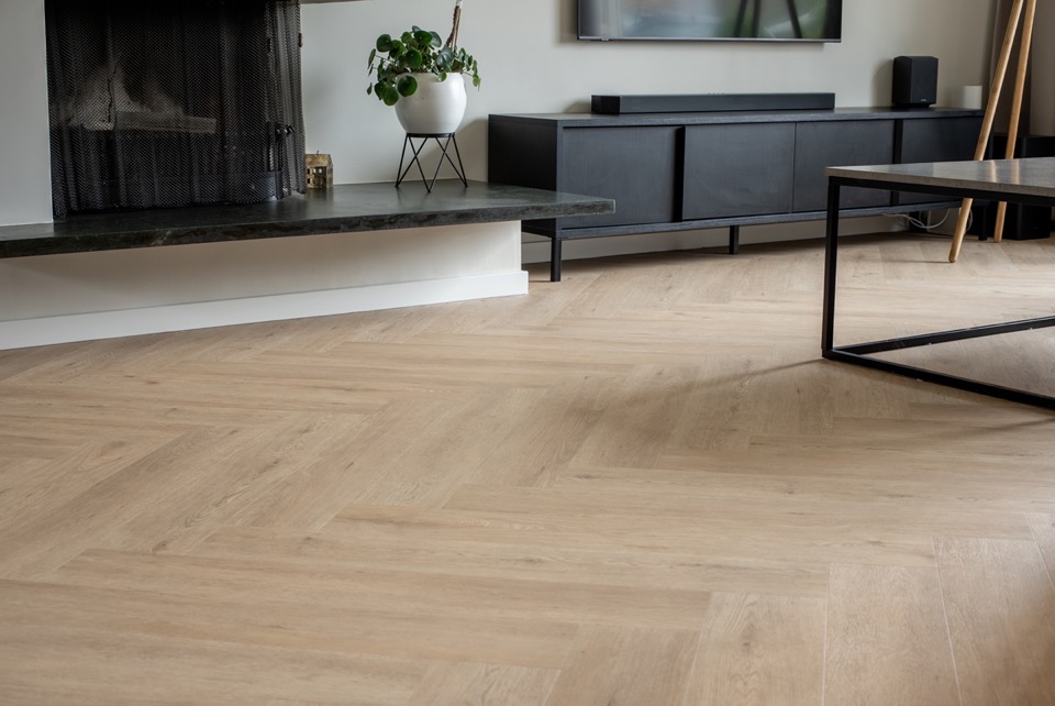 floer walvisgraat click pvc – gaia grijsbeige