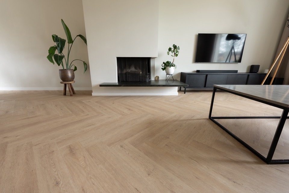 floer walvisgraat click pvc – gaia grijsbeige