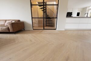 floer walvisgraat click pvc – gaia grijsbeige