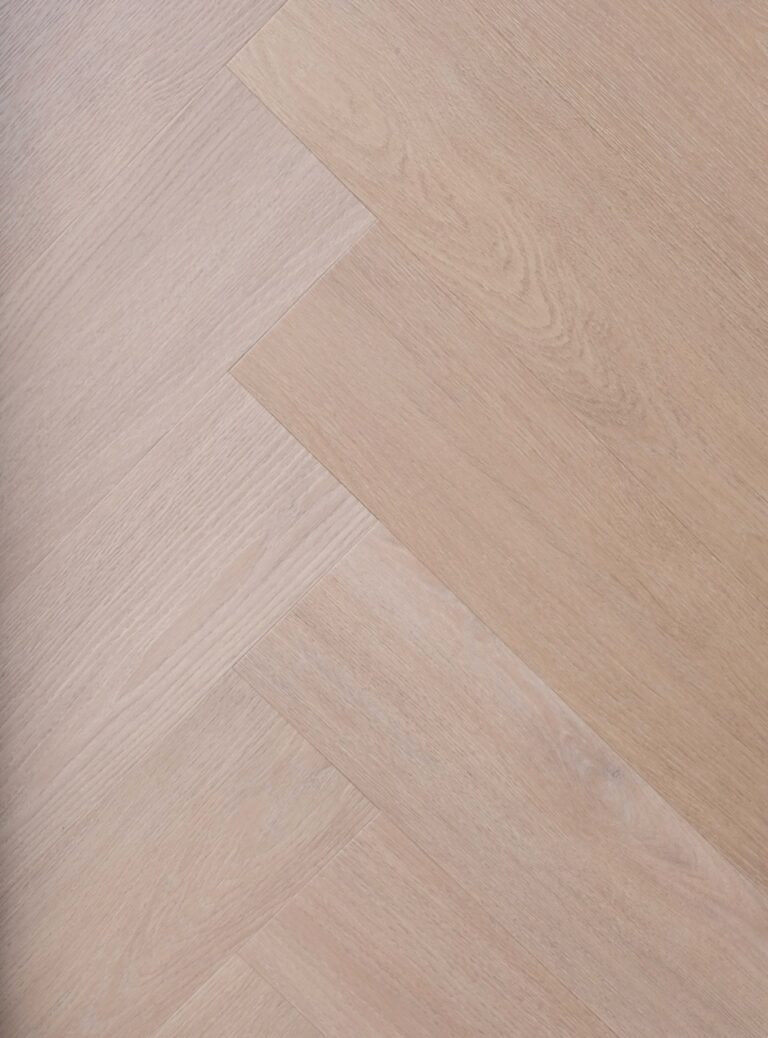 givefloors 20000 visgraat brown – plak pvc