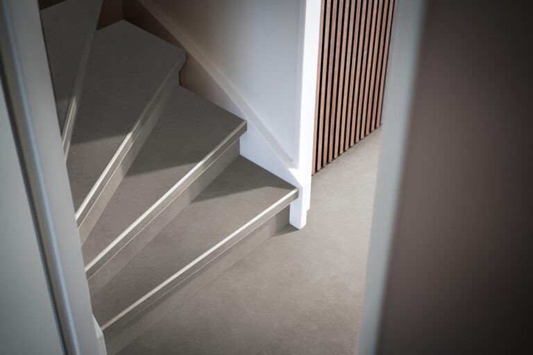 ambiant traptreden set pvc sarino light grey